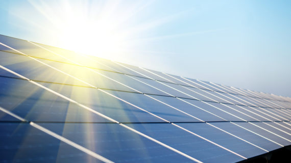 <strong>5 beneficios de los paneles solares</strong>